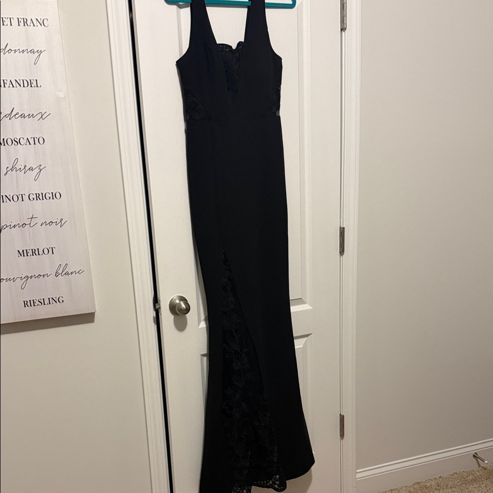 Entry Black Backless Lace Dress